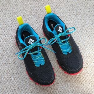 Columbia Men's hiking Shoes/ Sneakers - Size 11